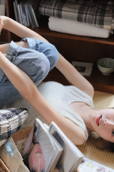 怀孕大肚子睡觉图片